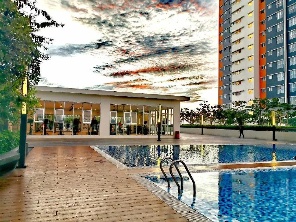 Alanis Residence Kota Warisan Klia Sepang Nilai 2 Bedroom 1 Bathroom Fully Air-Cond Wi-Fi Smart Tv Pool View Kampong Bekoh Apartment